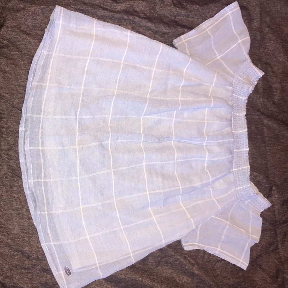 Off shoulder guess shirt